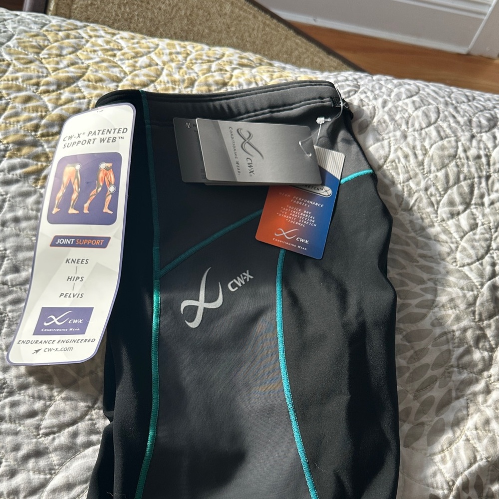 BRAND NEW CW-X INSULATOR LEGGING SMALL  thermal